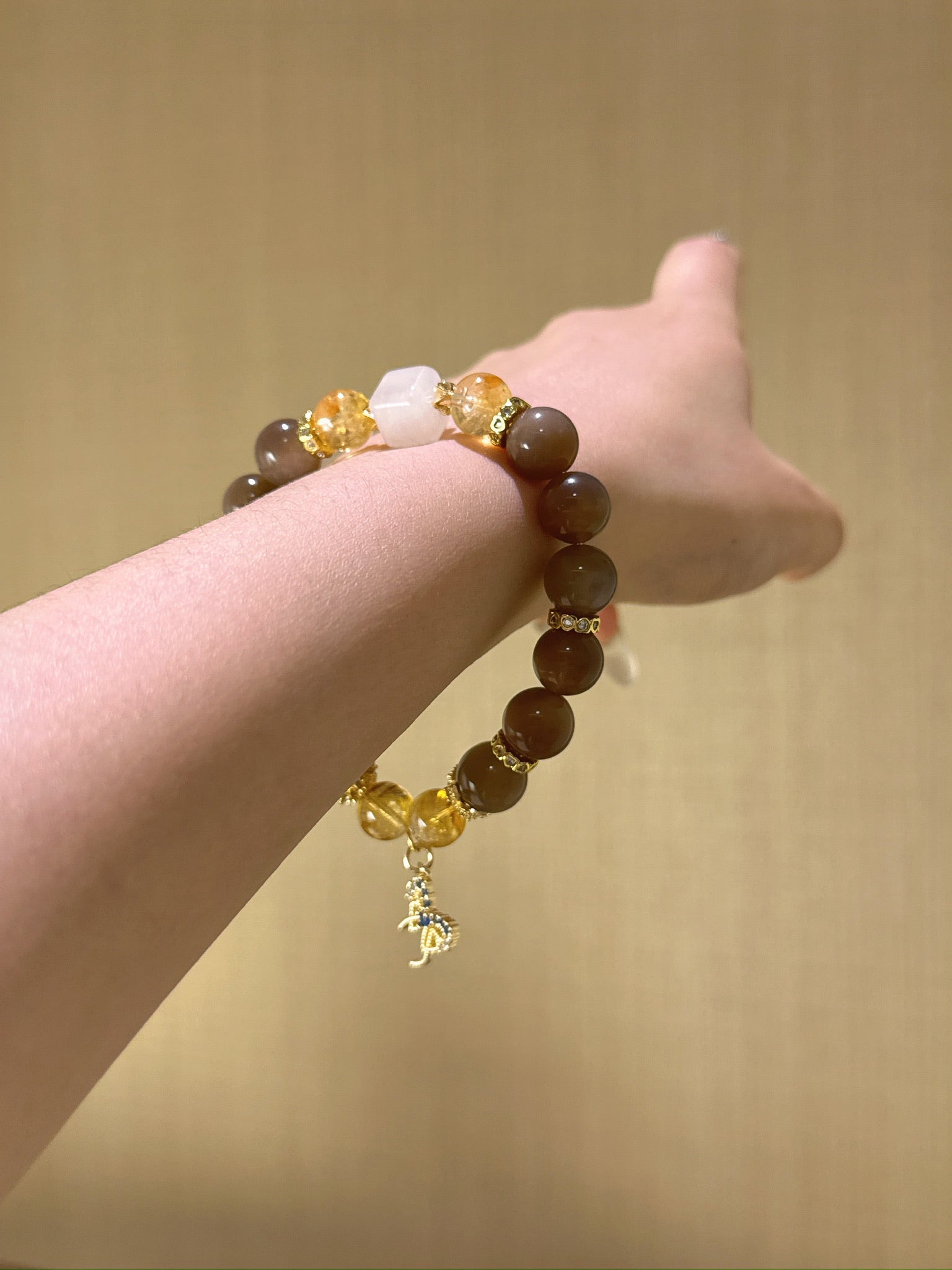 ▫️▪️ Golden backbone yellow tower crystal powder crystal sugar cube bracelet